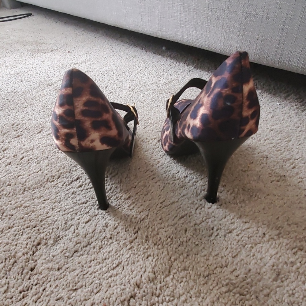 Heels - Picture 3 of 4